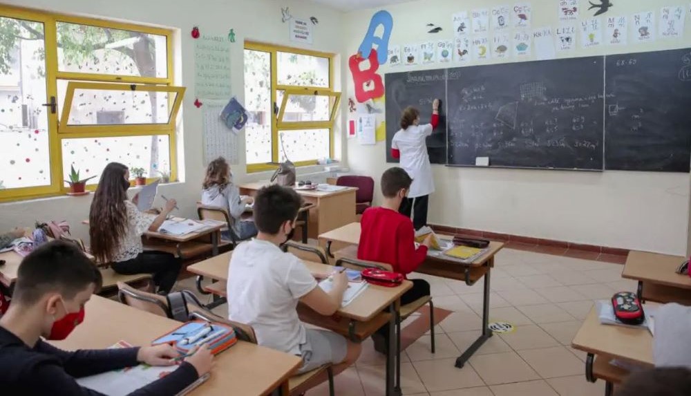 Paga sipas performances per mesuesit, kriteret qe duhen plotesuar